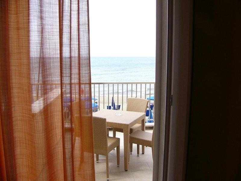 Hotel Villa Lo Scoglietto San Vincenzo Ngoại thất bức ảnh